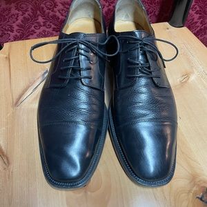 Men’s Size 10 Johnston and Murphy black dress shoes, dear skin, in original box